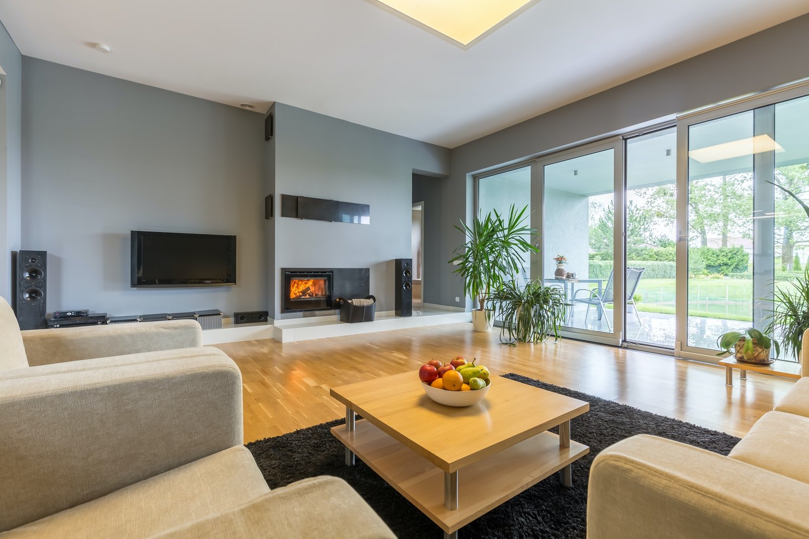 modern-room-with-balcony.jpg
